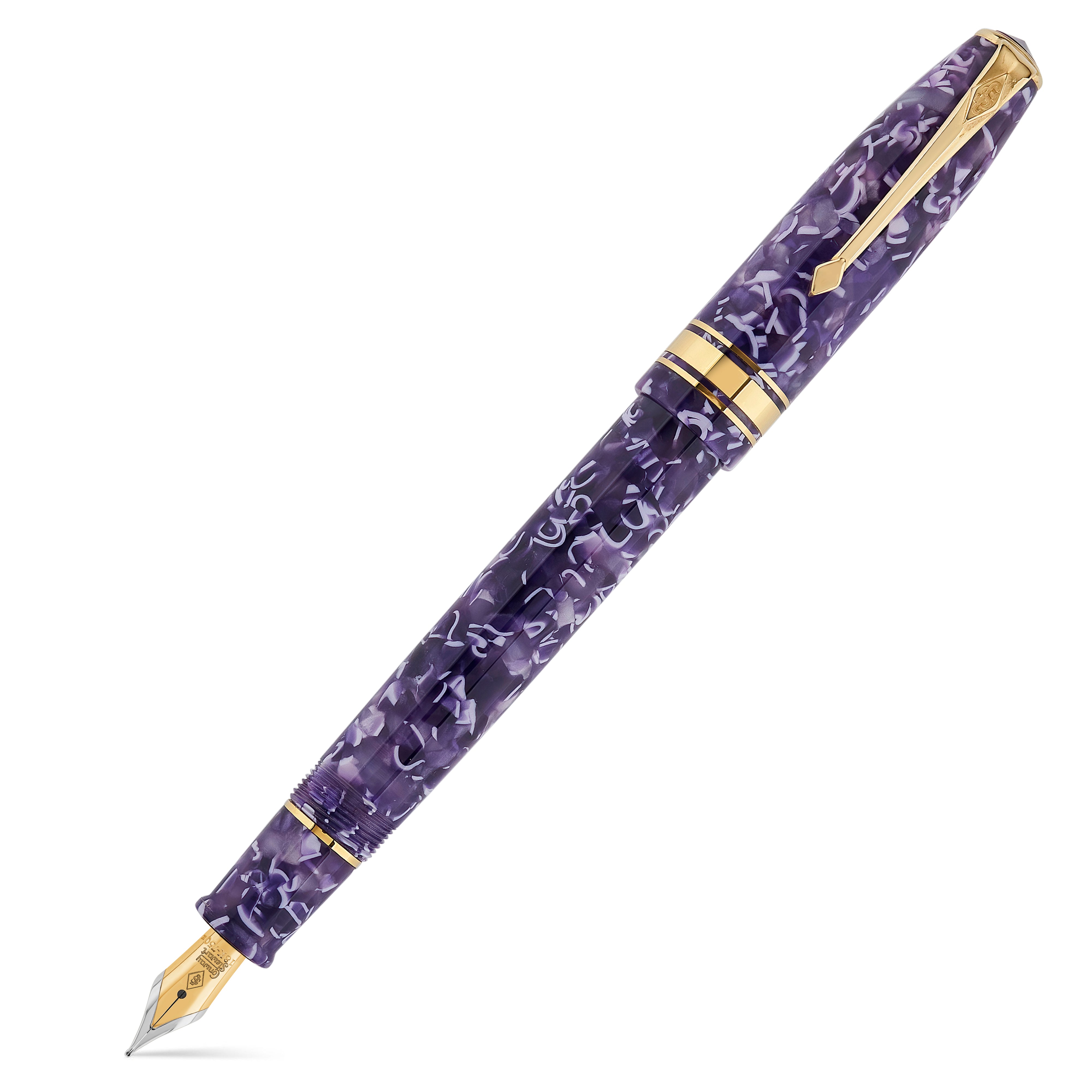 Series 100 Flecked Amethyst फाउंटेन पेन सफेद बैकग्राउंड पर, बैंगनी मार्बल्ड रेज़िन और गोल्ड ट्रिम
