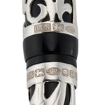 Nahaufnahme der Punzen auf dem silbernen Filigranüberzug, Stempel H.C.S. und 925 Sterling