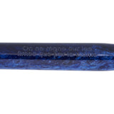Schaft mit französischer Inschrift graviert, am Lady Churchill Blue Stardust Stift