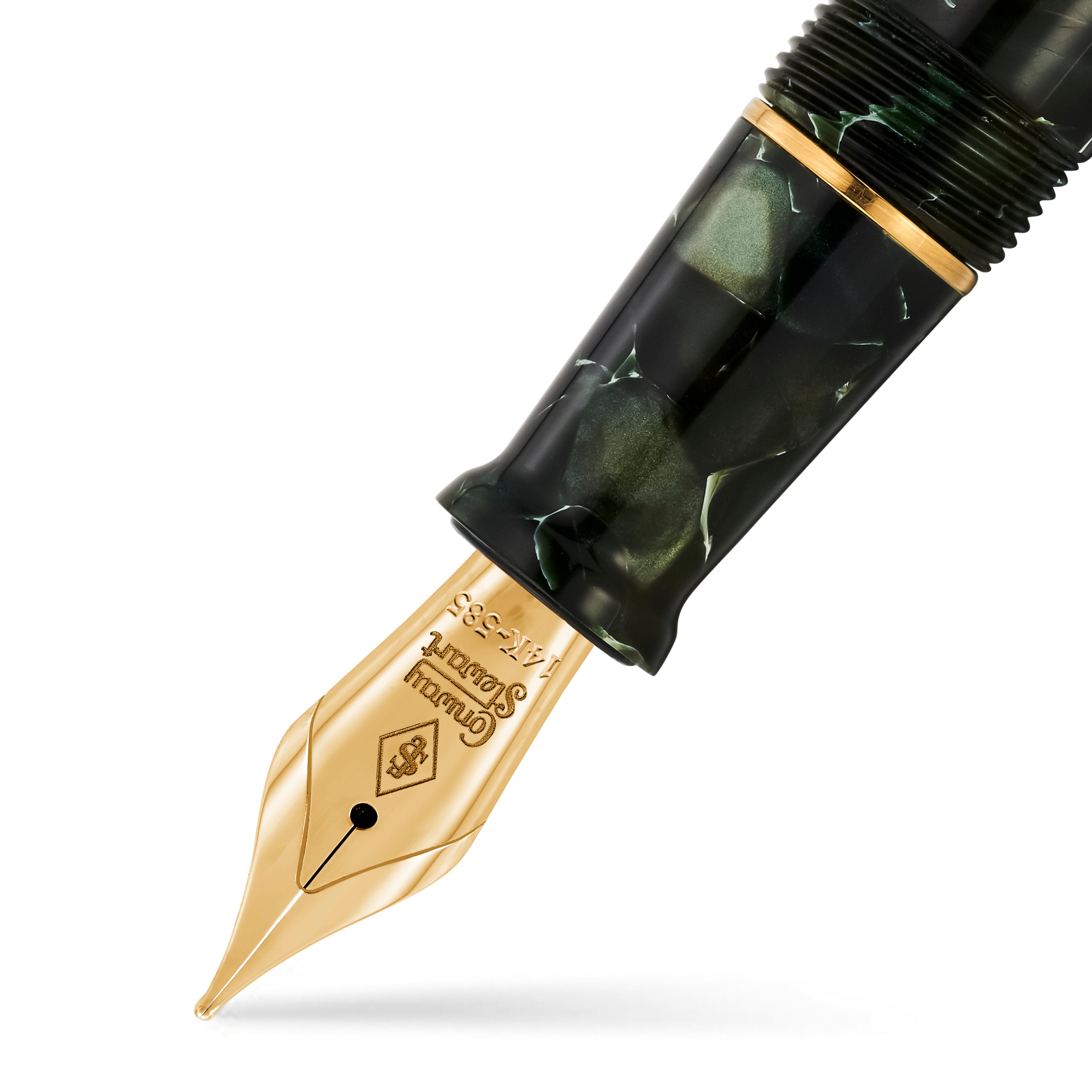 Feder-Nahaufnahme am Series 58 Classic Green Stift, Goldfeder und grün marmorierter Schaft