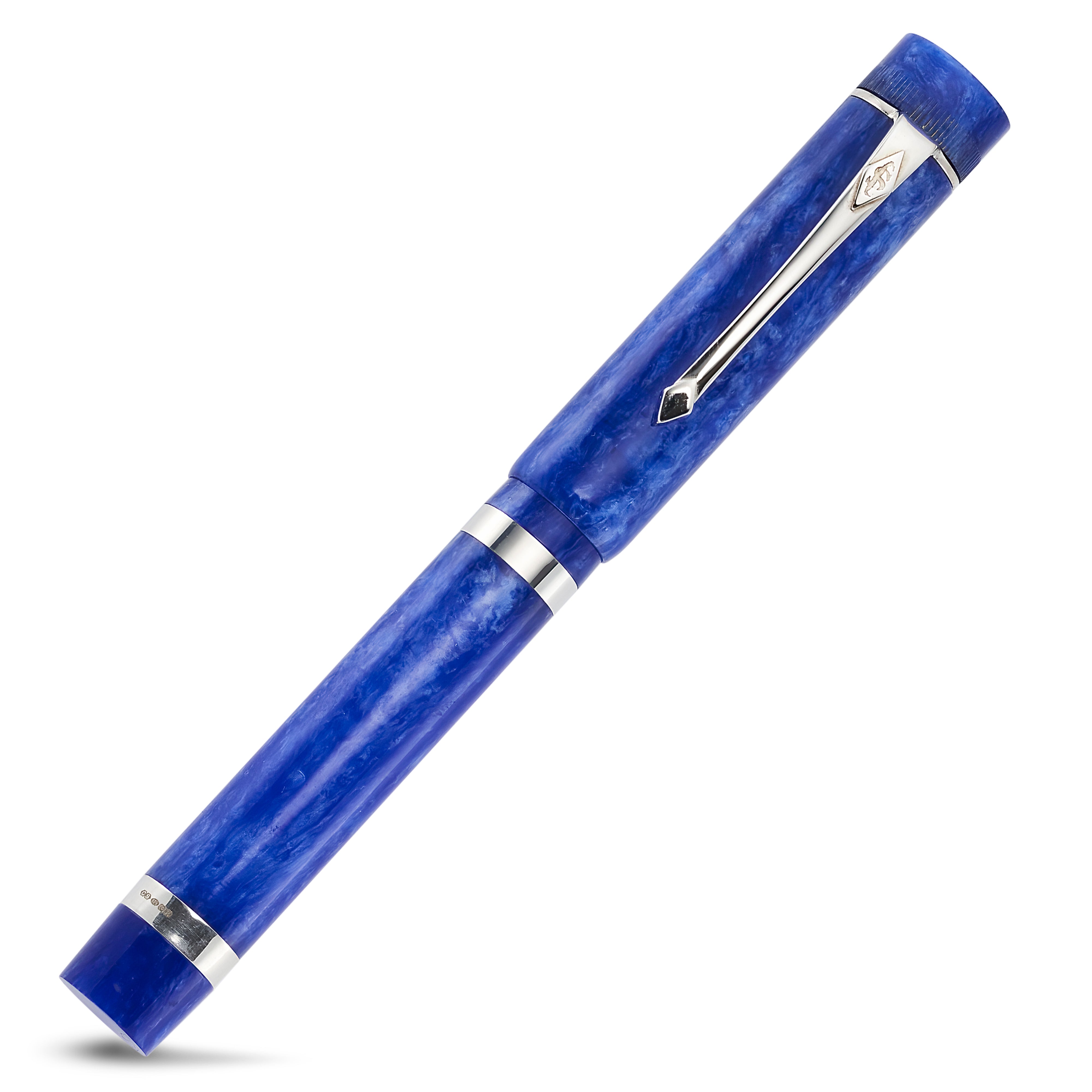 Conway Stewart Marlborough Sapphire Blue万年筆、別アングル。シルバークリップのディテール
