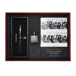Churchill Heritage Geschenkset geöffnet: Stift, Conway Stewart Tintenflasche und Buch mit Churchills Reden