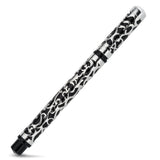 Henry Simpole Myrtle Stift in gespiegeltem Blickwinkel, silber-schwarzes Rankenwerk auf Kappe und Schaft