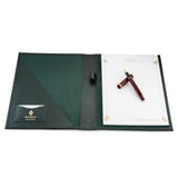 Porte-documents A4 en cuir Conway Stewart ouvert, montrant un stylo-plume bordeaux sur un bloc Conference Notes