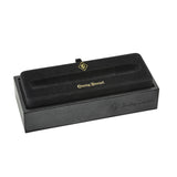 Estuche de presentación Conway Stewart negro abierto con bandeja de terciopelo para la pluma, mostrado vacío