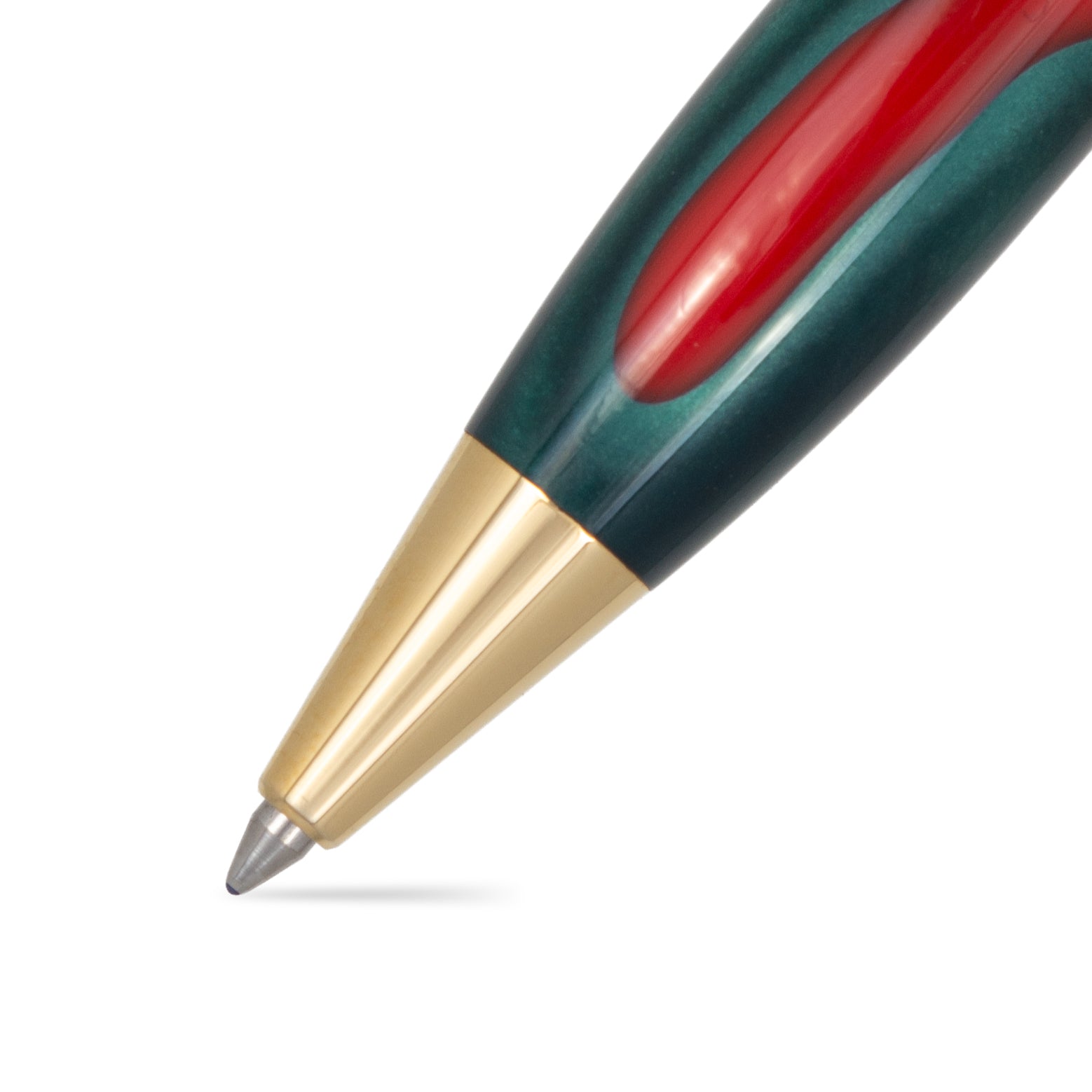 Nahaufnahme der goldenen Spitze des Conway Stewart Series 100 Red Whirl Kugelschreibers
