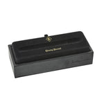 Conway Stewart Präsentationsbox, geschlossen, aus schwarzem Kunstleder mit goldenem Branding