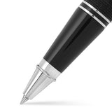 Gros plan sur la pointe du roller Churchill Lawyer's Pen, laque noire à finitions rhodiées