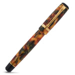 Collectors Pen Coral Green Füllfederhalter geschlossen, Rückansicht mit Blick auf goldenen Clip und Kappenband