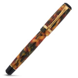 Collectors Pen Coral Green Füllfederhalter geschlossen, Rückansicht mit Blick auf goldenen Clip und Kappenband