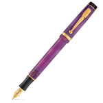 Stylo-plume Duro Purple Amethyst capuchonné, présenté en diagonale, acrylique marbré violet, sommet de capuchon noir