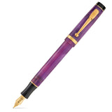 Stylo-plume Duro Purple Amethyst capuchonné, présenté en diagonale, acrylique marbré violet, sommet de capuchon noir