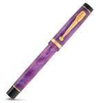 Stylo-plume Duro Purple Amethyst capuchonné, angle diagonal inversé montrant le clip et les bagues du capuchon