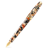 Series 100 Razor Shell फाउंटेन पेन कैप खोलकर, काली-नारंगी मार्बल्ड एक्रिलिक गोल्ड ट्रिम के साथ