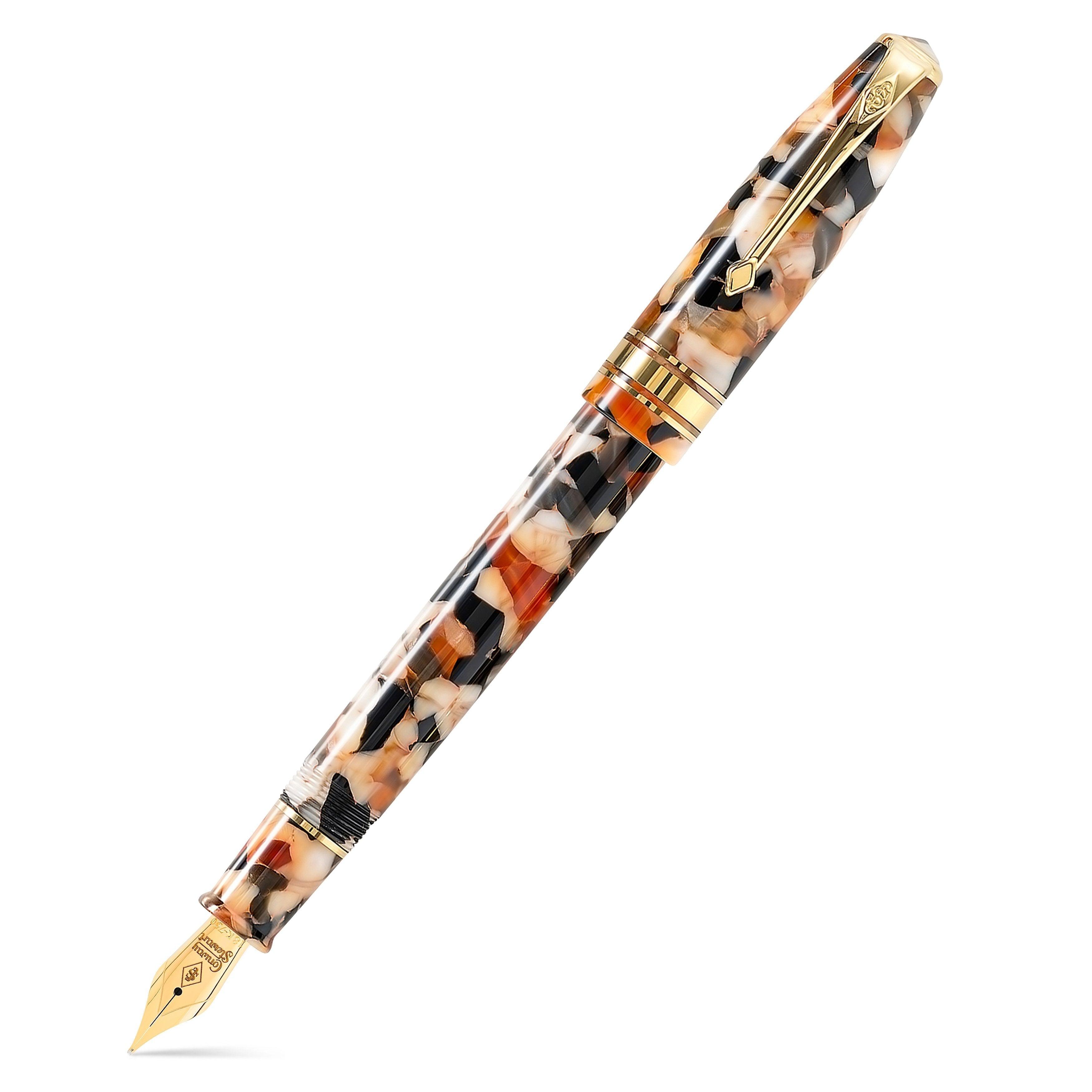 Series 100 Razor Shell फाउंटेन पेन कैप खोलकर, काली-नारंगी मार्बल्ड एक्रिलिक गोल्ड ट्रिम के साथ