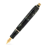 Winston Classic Green Füllfederhalter steht geöffnet, Feder und Griffstück am unteren Ende sichtbar