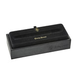 Conway Stewart Präsentationsbox, geschlossen, aus schwarzem Kunstleder mit goldenem Branding